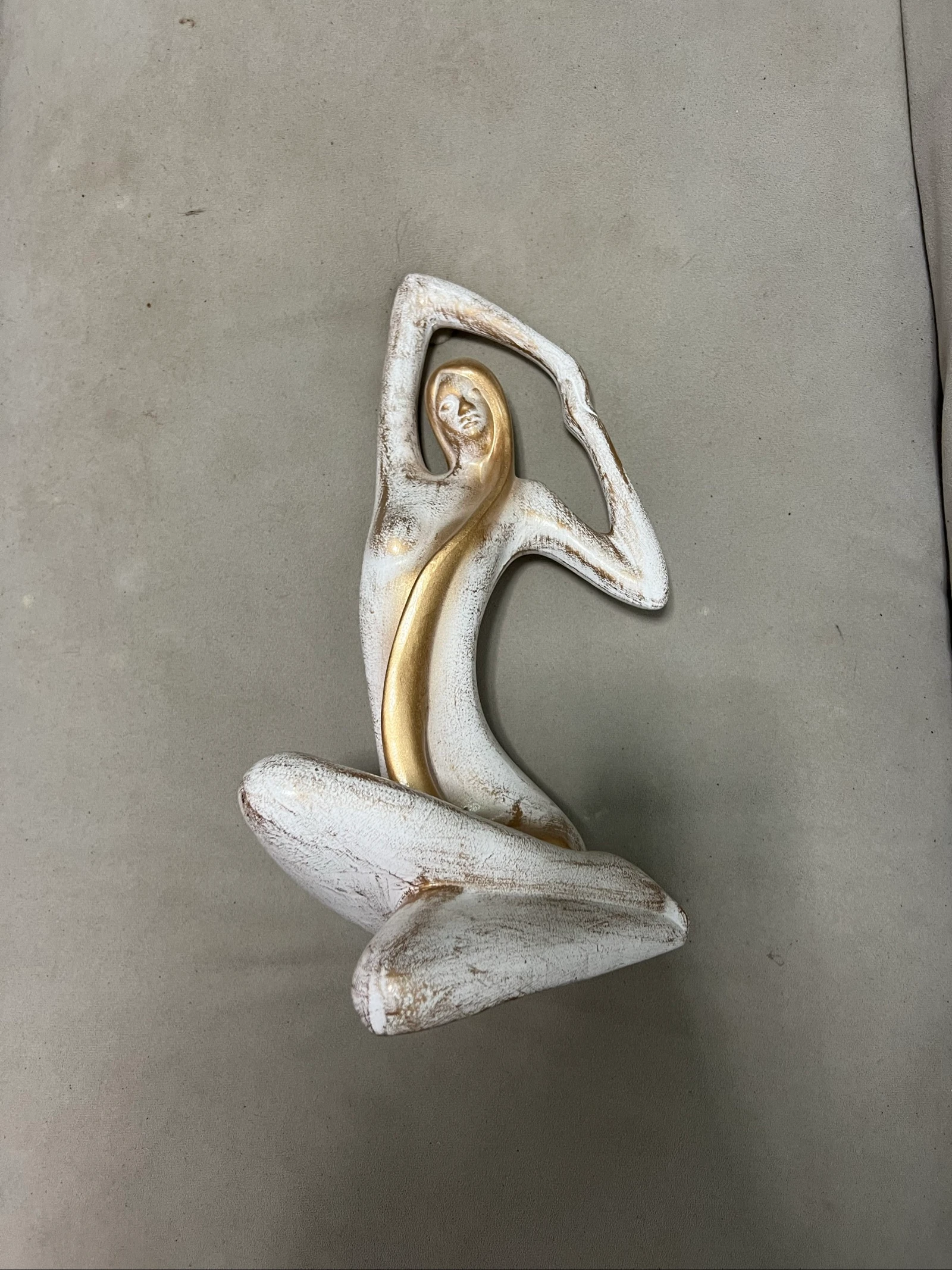 Sculpture abstraite féminine